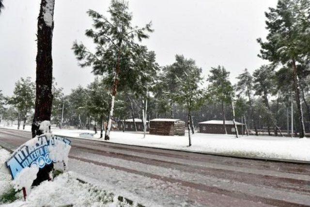  Antalya Kent Merkezinde 23 Yıl Sonra Kar Sürprizi (4)