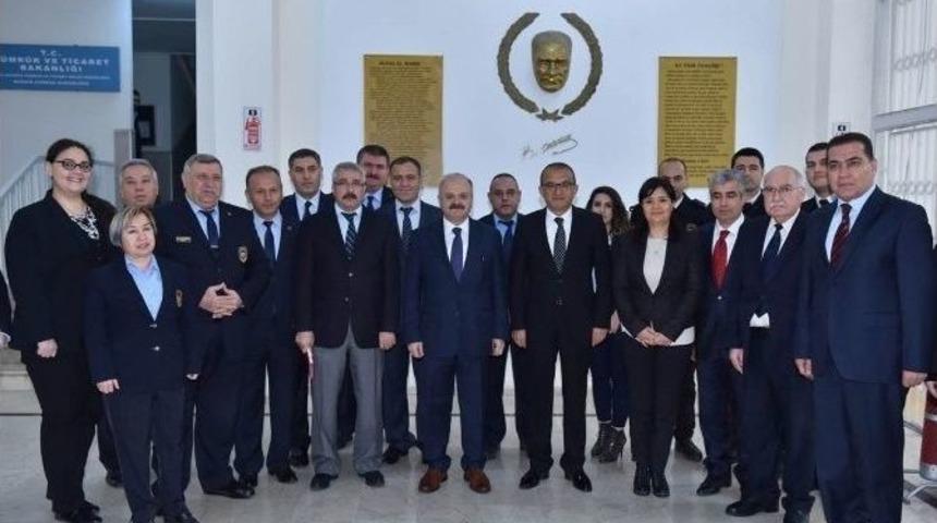 Vali &Ccedil;akacak: &ldquo;dış Ticarette Rekabeti S&uuml;rd&uuml;rebilmek İ&ccedil;in G&uuml;mr&uuml;klerin Denetimi &Ouml;nemli&rdquo;