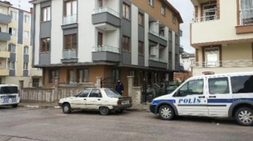 Polis Memuru Kendisini Yaraladı