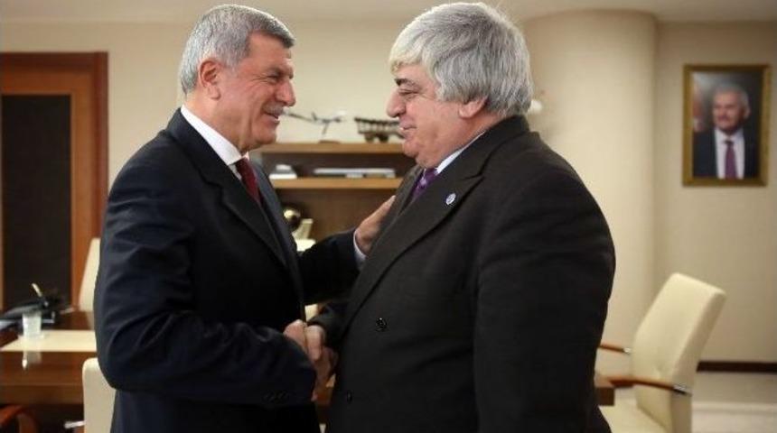 Başkan Karaosmanoğlu, Azerbaycan Dernekler Federasyonu İle Bir Araya Geldi