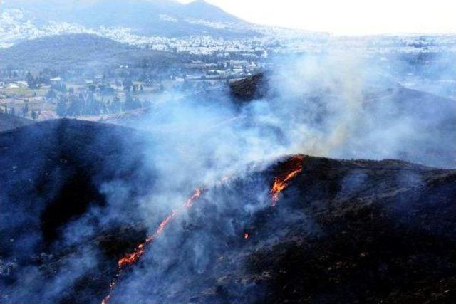 Makilik Alanda Çıkan Yangın Tarım Arazilerine De Sıçradı