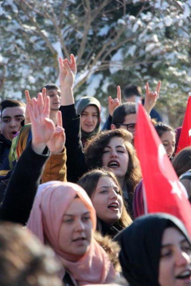 Bolu'da Üniversiteliler Terör Saldırılarını Protesto Etti