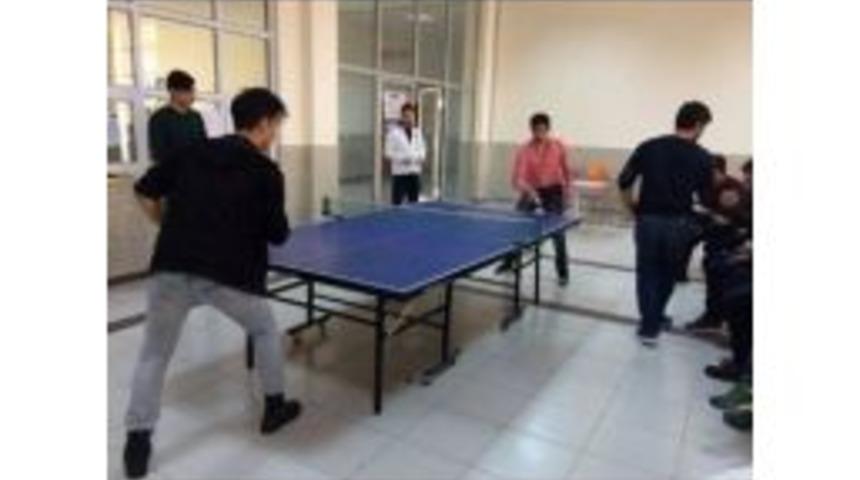 İletişim Kul&uuml;b&uuml; &Ouml;ğrencilerinden Tenis Turnuvası