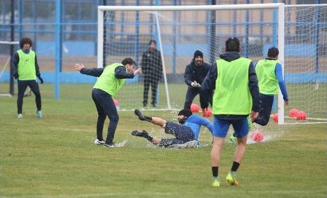 Adana Demirspor, Sivasspor Hazırlıklarını Sürdürüyor