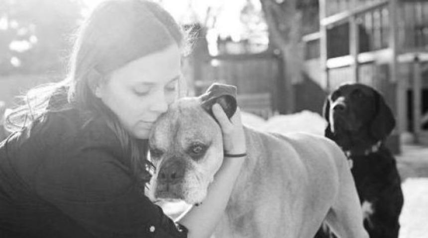 &Ouml;lmek &uuml;zere olan evcil hayvanlarla sahiplerinin son anları