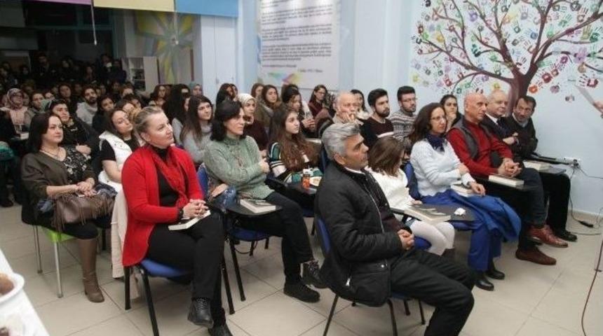 Gen&ccedil;lik Merkezlerinde Kitap Okumaları