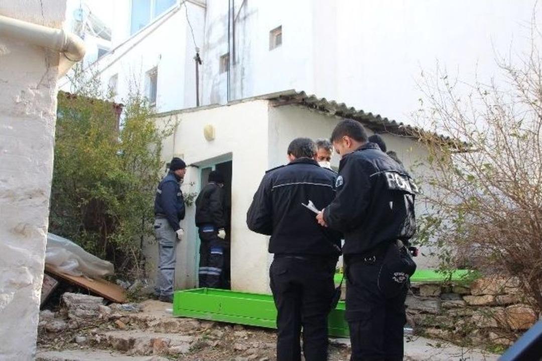 Bodrum&rsquo;da Yalnız Yaşayan Yaşlı Adam Hayatını Kaybetti