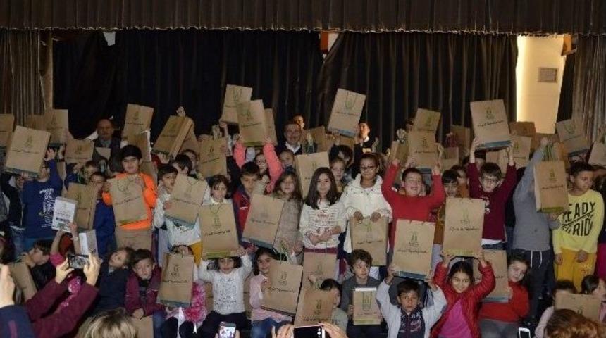 Tepebaşı Belediyesi&rsquo;nden Bin 100 &Ccedil;ocuğa Eğitim Seti