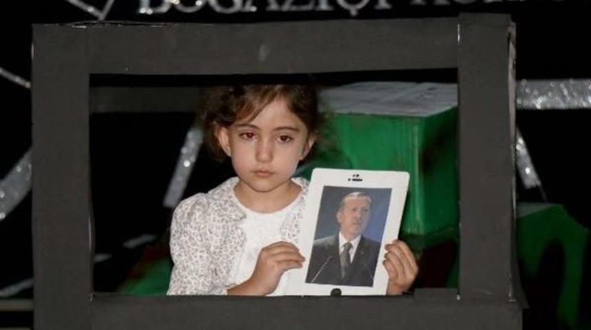 Anaokulu &Ouml;ğrencileri 15 Temmuz'u Sahneledi