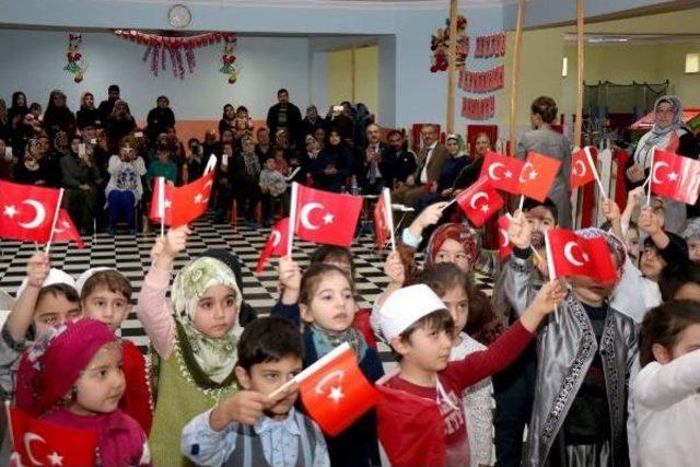 Anaokulu Öğrencileri 15 Temmuz'u Sahneledi