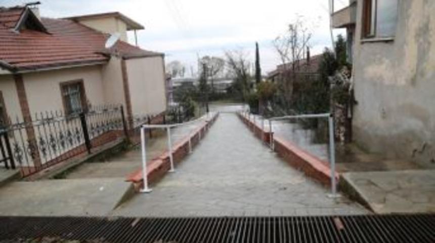 Sapanca&rsquo;da Sokağa Korkuluk Monte Edildi