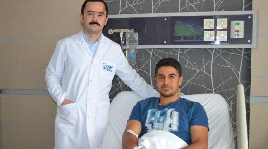 Medicana&rsquo;da Kapalı Y&ouml;ntemle Menisk&uuml;s Ameliyatı Oldu