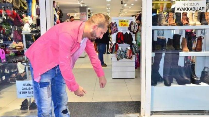 Hırsız Yakalanmamak I&ccedil;in Kamera Sistemini De &Ccedil;aldı