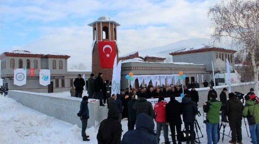 Nenehatun Tarihi Milli Parkı Ve Erzurum K&uuml;lt&uuml;r Sokağının A&ccedil;ılışı Yapıldı