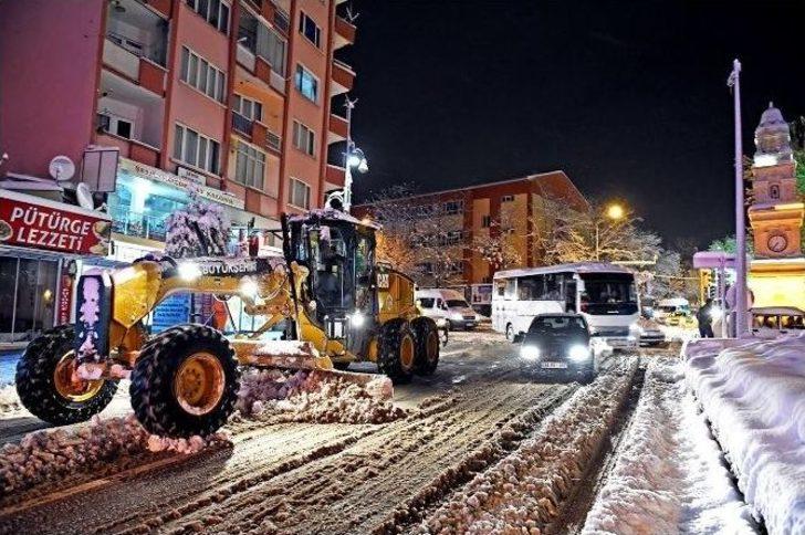 Malatya’da Kar 70 Kırsal Mahallenin Yolunu Kapattı G3