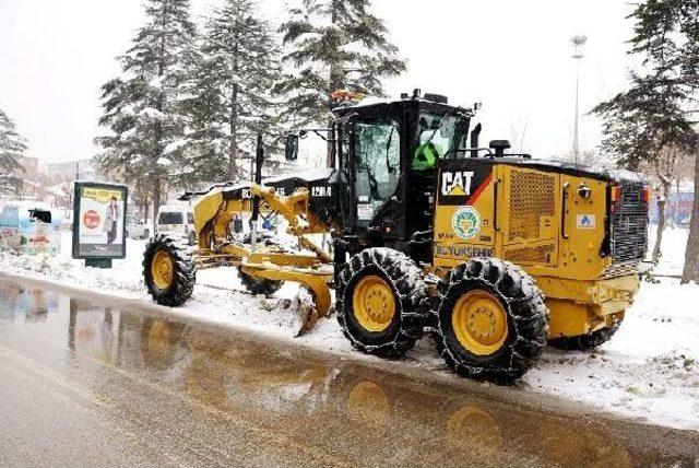 Malatya’Da Kardan Kapanan Yollar Açılıyor