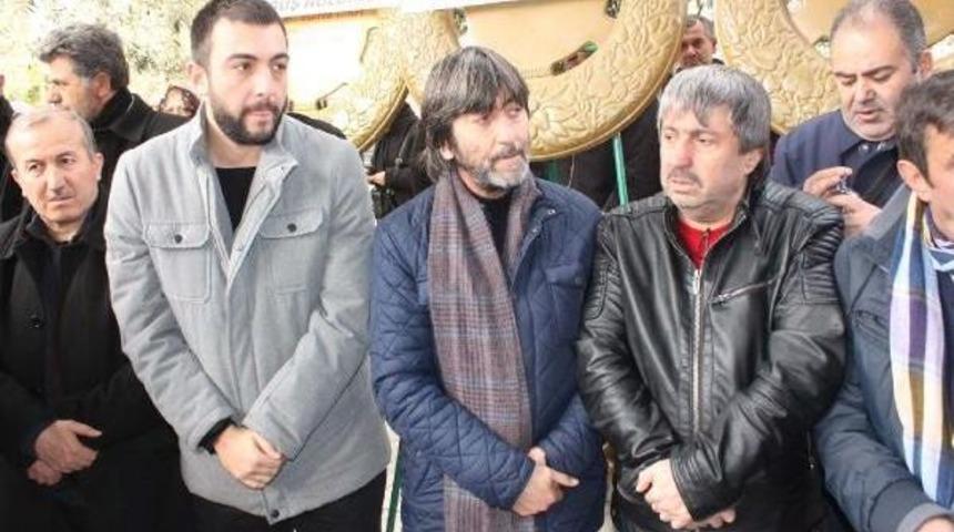 Rıdvan Dilmen'in Annesi Makbule Dilmen, Son Yolculuğuna Uğurlandı