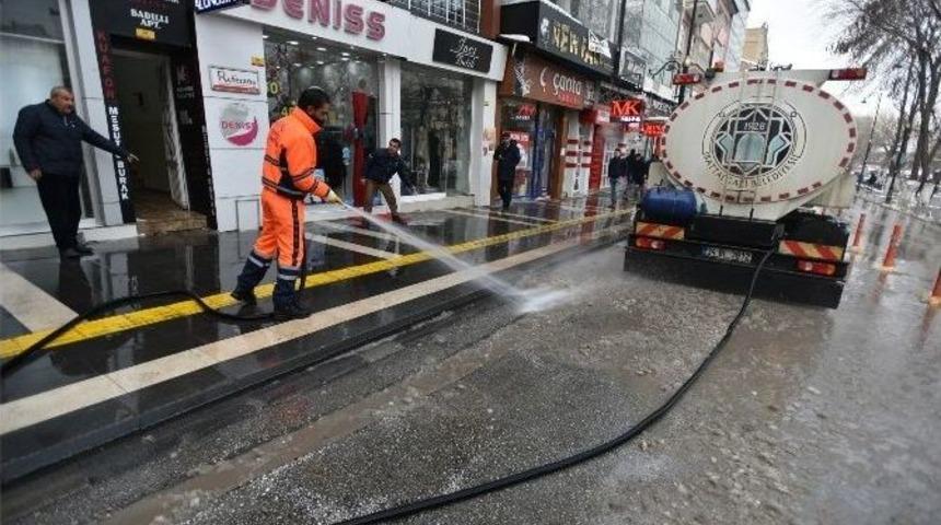 Malatya&rsquo;da Cadde Ve Sokaklar Yıkanıyor