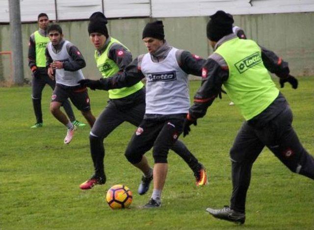 Adanaspor Pas Çalıştı