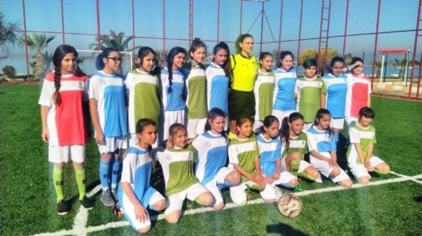 Ayvalık Mahalle Ligi Futbol Turnuvası Başladı