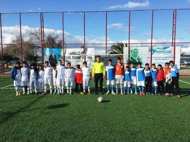 Ayvalık Mahalle Ligi Futbol Turnuvası Başladı