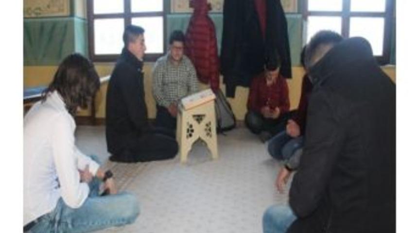 Ak Parti Yeni Se&ccedil;men Başkanlığı &Uuml;yelerinden Şehitler İ&ccedil;in Mevlid Programı