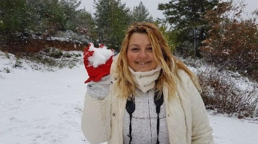 Manavgat&rsquo;a 15 Yıl Sonra Kar Yağdı