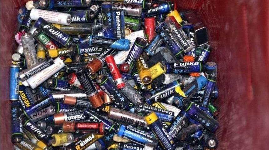 En &Ccedil;ok Atık Pil Toplayan Okula &Ouml;d&uuml;l