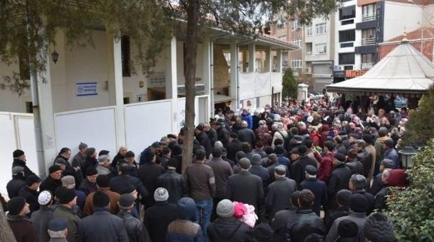 Umre Yolcuları Dualarla Uğurlandı