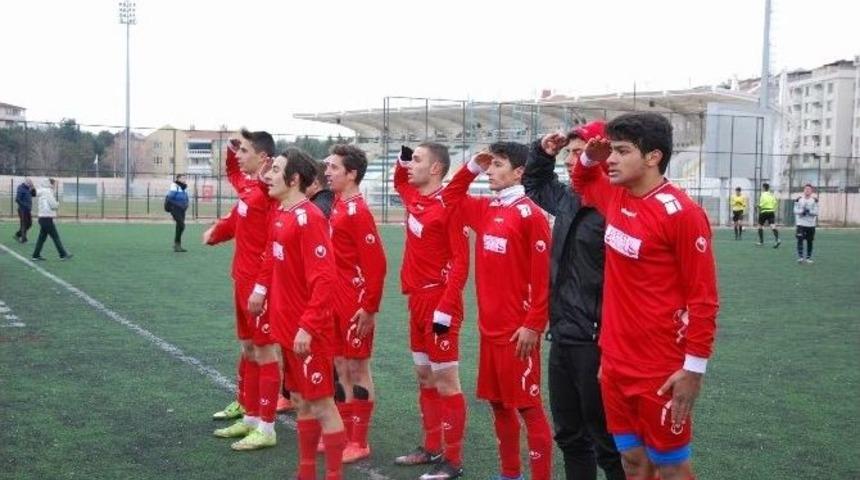 Gen&ccedil; Futbolculardan Şehide &lsquo;selam&rsquo;