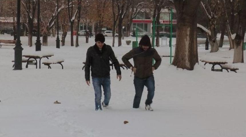 Karlı Ve Buzlu Havada Yürüme Yöntemleri