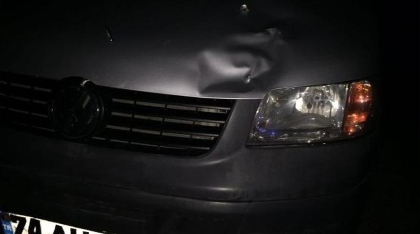 Yaşlı Kadına Minibüs Çarptı