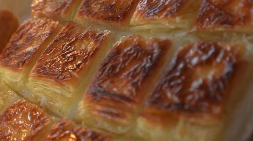 Bu B&ouml;rek I&ccedil;in Lezzet Avcıları Kuyruğa Giriyor