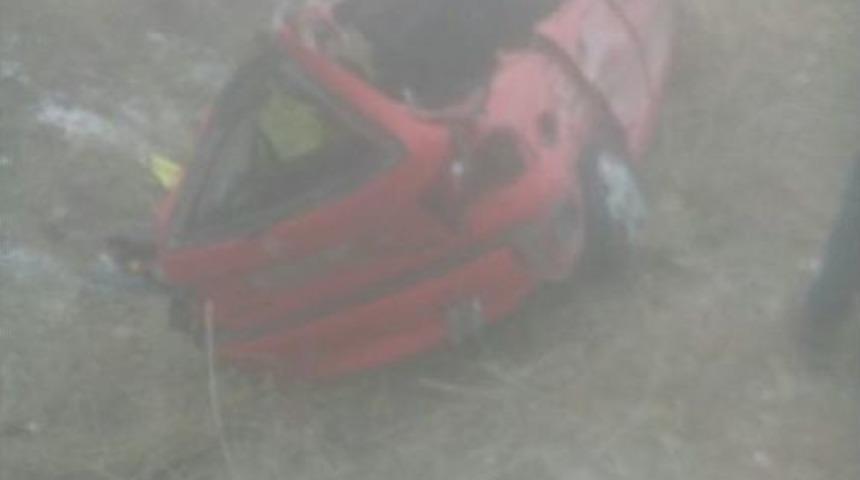 Traktör Otomobile Çarptı : 3 Yaralı