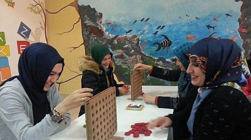 &ldquo;anne Benimle Oyna&rdquo; Projesi