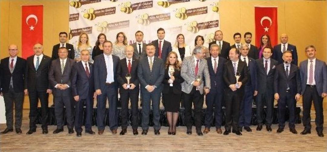 En İyi Belediyelere Altın Arı Belediyecilik &Ouml;d&uuml;lleri Verildi