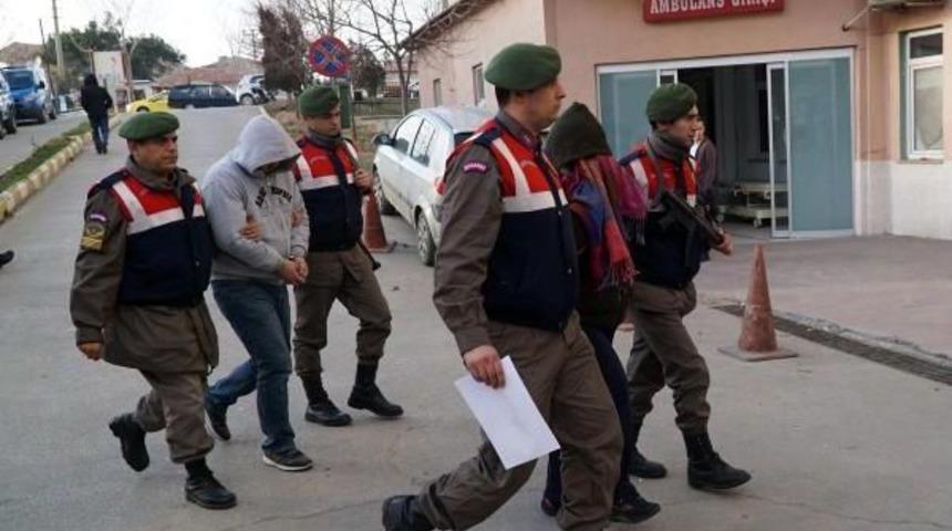 Yunanistan'a Ka&ccedil;arken Yakalanan Fet&ouml;'c&uuml; Do&ccedil;ent &Ccedil;ift Tutuklandı