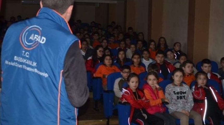 Öğrenci Ve Öğretmenlere Afet Bilinci Eğitimi