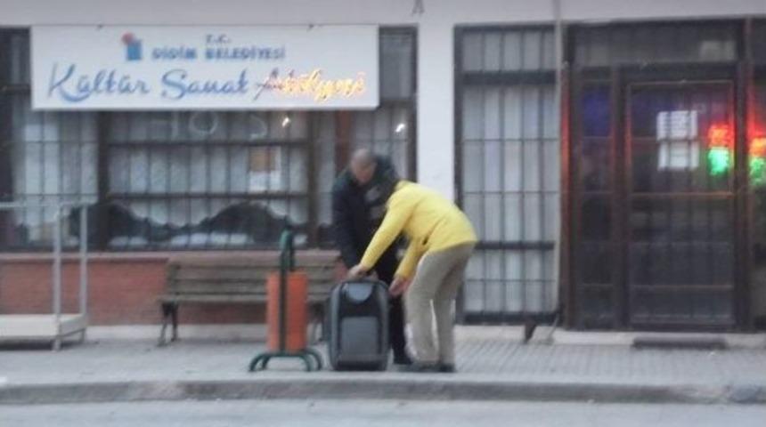 &lsquo;lazım Olur&rsquo; Diye Bırakılan Boş Valiz Korkuttu