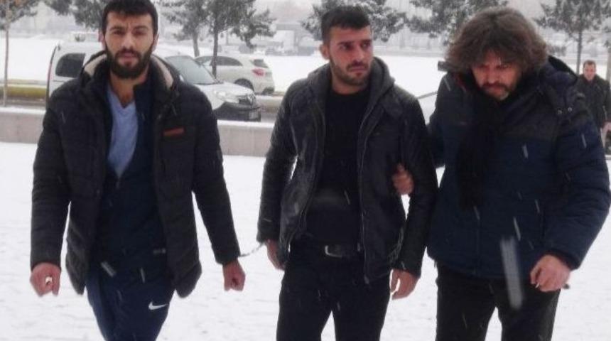 Aksaray’da Ev, İş Yeri Ve Araç Kurşunlayan 4 Kişi Yakalandı