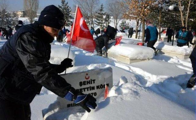 İzcilerden Şehitlik Ziyareti