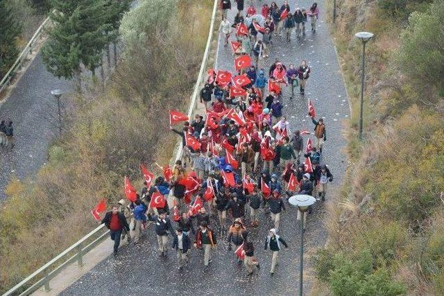 Kozan’da Öğrenciler Sarıkamış Şehitleri İçin Yürüdü