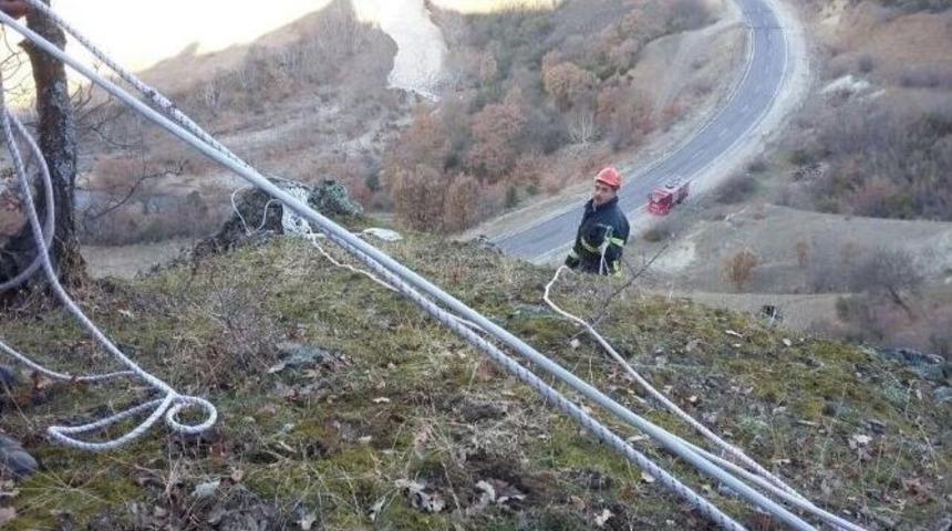 Dağda Mahsur Kalan Ke&ccedil;i Operasyonla Kurtarıldı