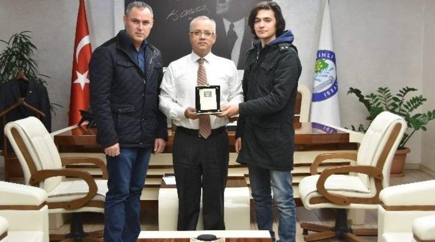 Başkan Kayda Üniversiteli Gençleri Ağırladı