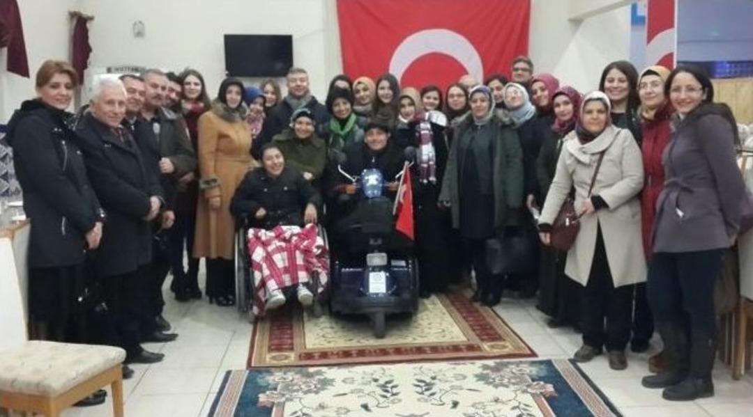 K&uuml;tahya&rsquo;da B&ouml;brek Hastalarına Sanatla Terapi