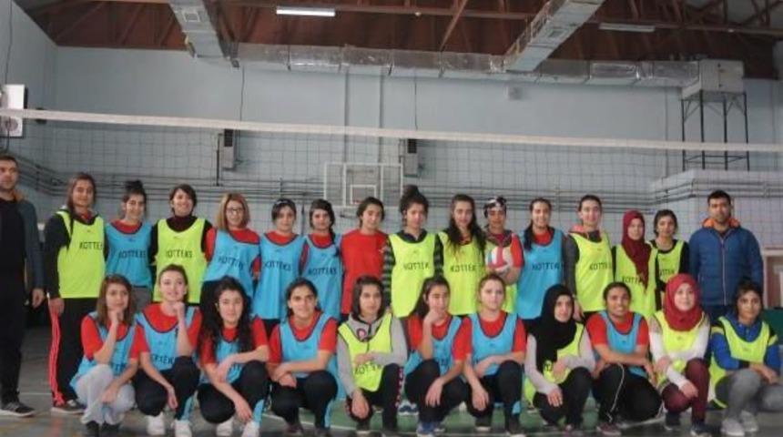 Hakkari'de 5 Bin &Ouml;ğrenci Spor Yapıyor