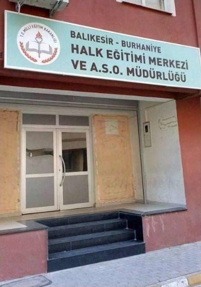 Balıkesir’de Fetö’ Den Kapatılan Dershane, Halk Eğitim Merkezi Oldu