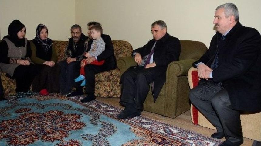 Başkan Baran, Şehit Ailelerini Ziyaret Etti