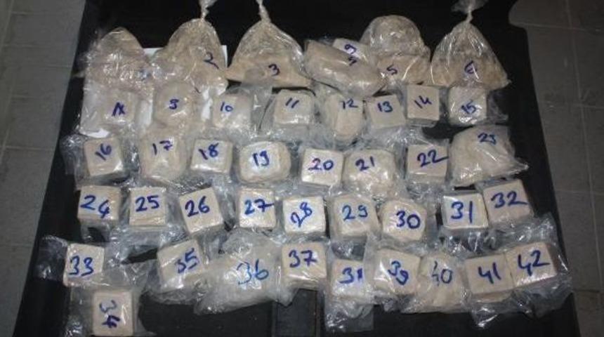 Otomobilde 7 Kilo Eroin Ele Ge&ccedil;irildi