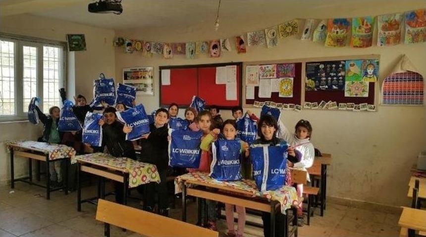 Sason&rsquo;da 5 Bin 170 &Ouml;ğrenciye Kışlık Giyim Yardımı Yapıldı